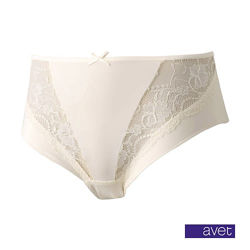 String string evolutie Vul in AVET dames slipje off-white 32531 | € 17.95 | Ondergoedland